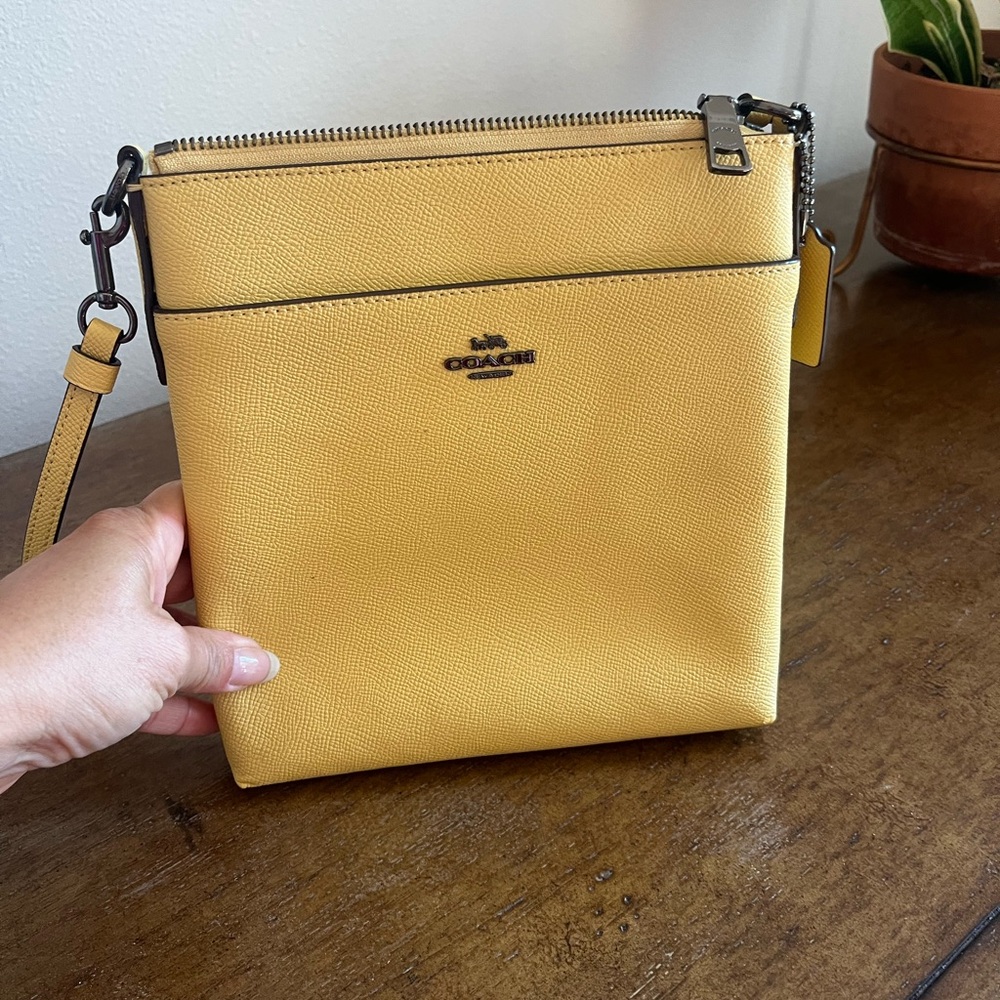 Coach Mustard Yellow Crossbody Bag Kitt Messanger